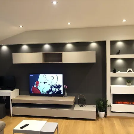 Moderne Ferienwohnung Mit Klima, Wifi In Sandstrandnahe