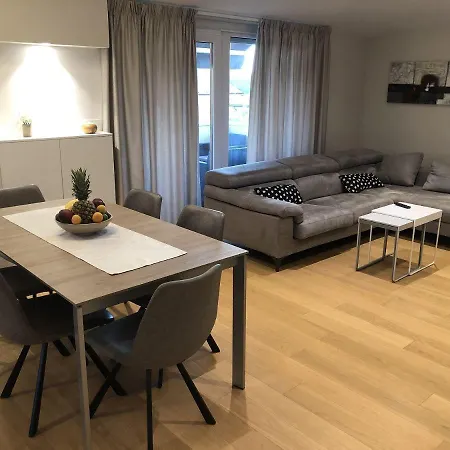 Moderne Ferienwohnung Mit Klima, Wifi In Sandstrandnahe *