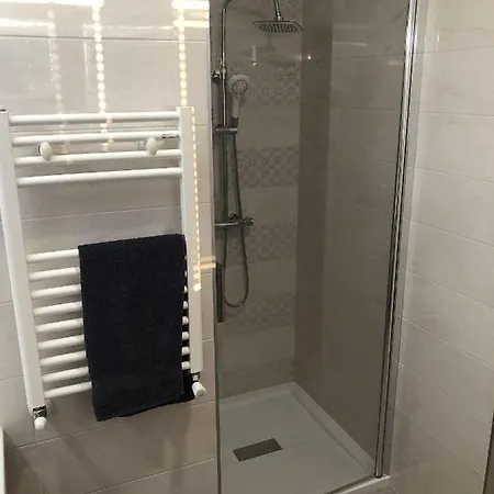 Moderne Ferienwohnung Mit Klima, Wifi In Sandstrandnahe Apartament Medulin
