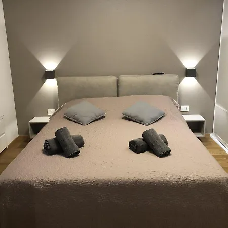 Moderne Ferienwohnung Mit Klima, Wifi In Sandstrandnahe * Medulin