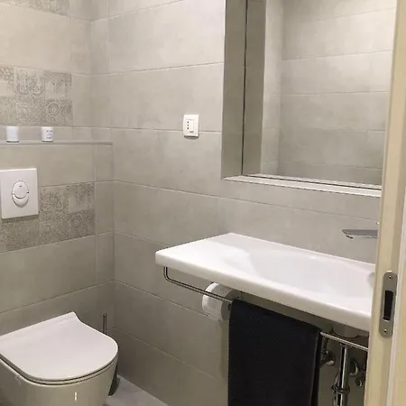 Moderne Ferienwohnung Mit Klima, Wifi In Sandstrandnahe *