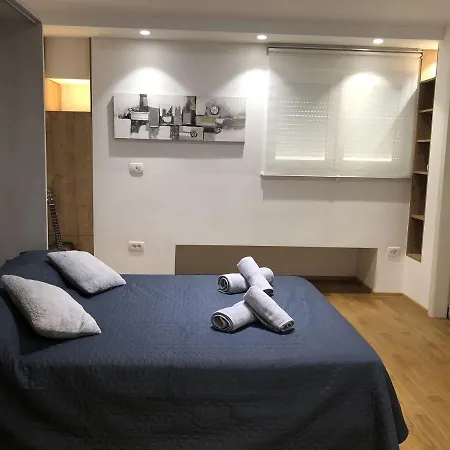 Moderne Ferienwohnung Mit Klima, Wifi In Sandstrandnahe