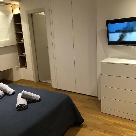 Moderne Ferienwohnung Mit Klima, Wifi In Sandstrandnahe * Medulin